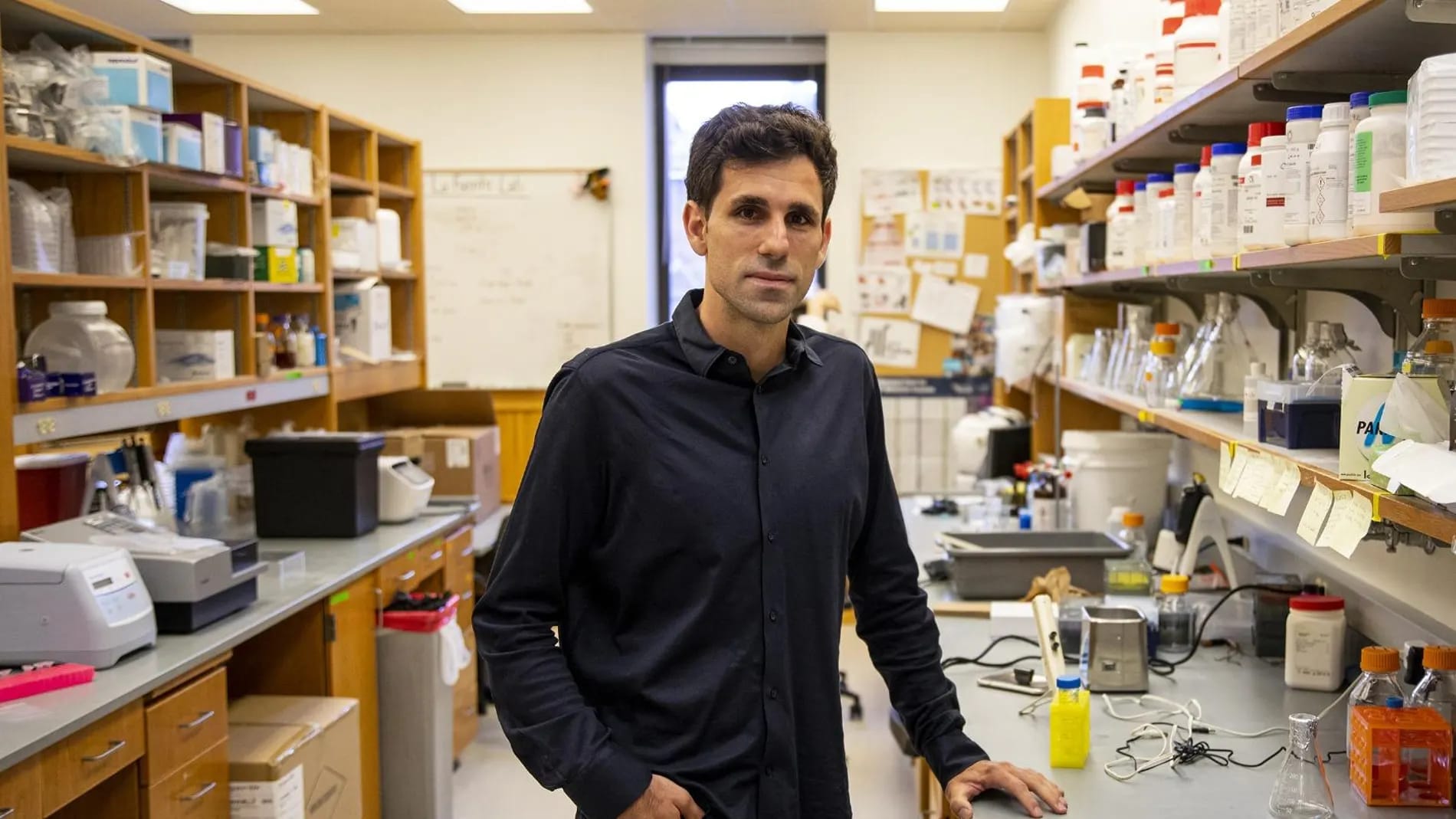 Conferencia "IA para el descubrimiento de antibióticos"