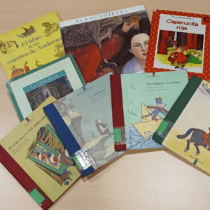 Exposición bibliográfica de cuentos clásicos