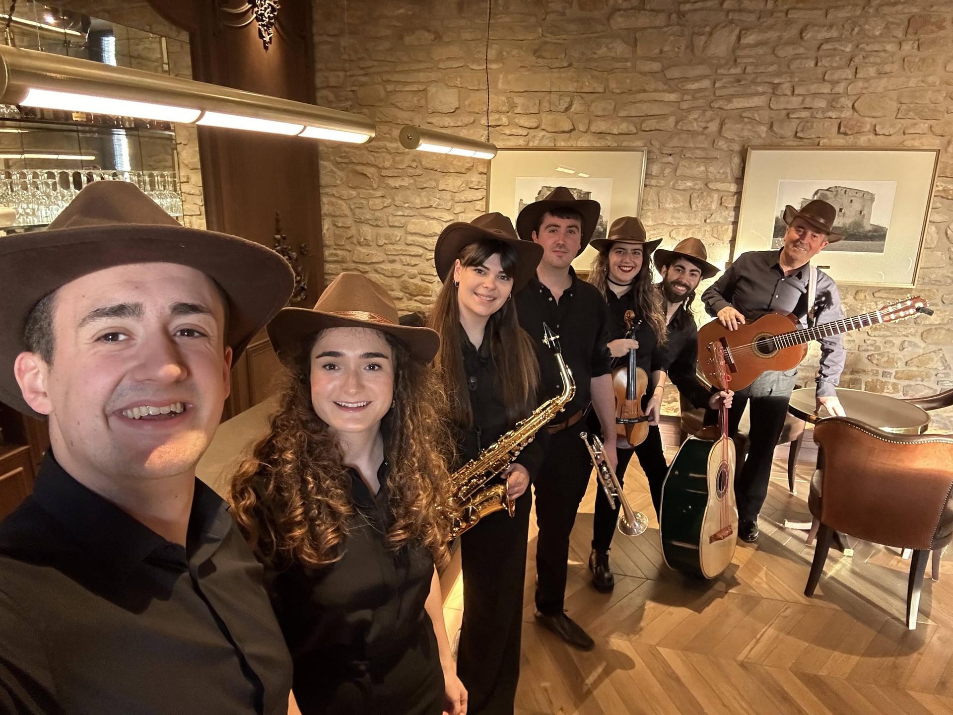 A Toda Madre Mariachi