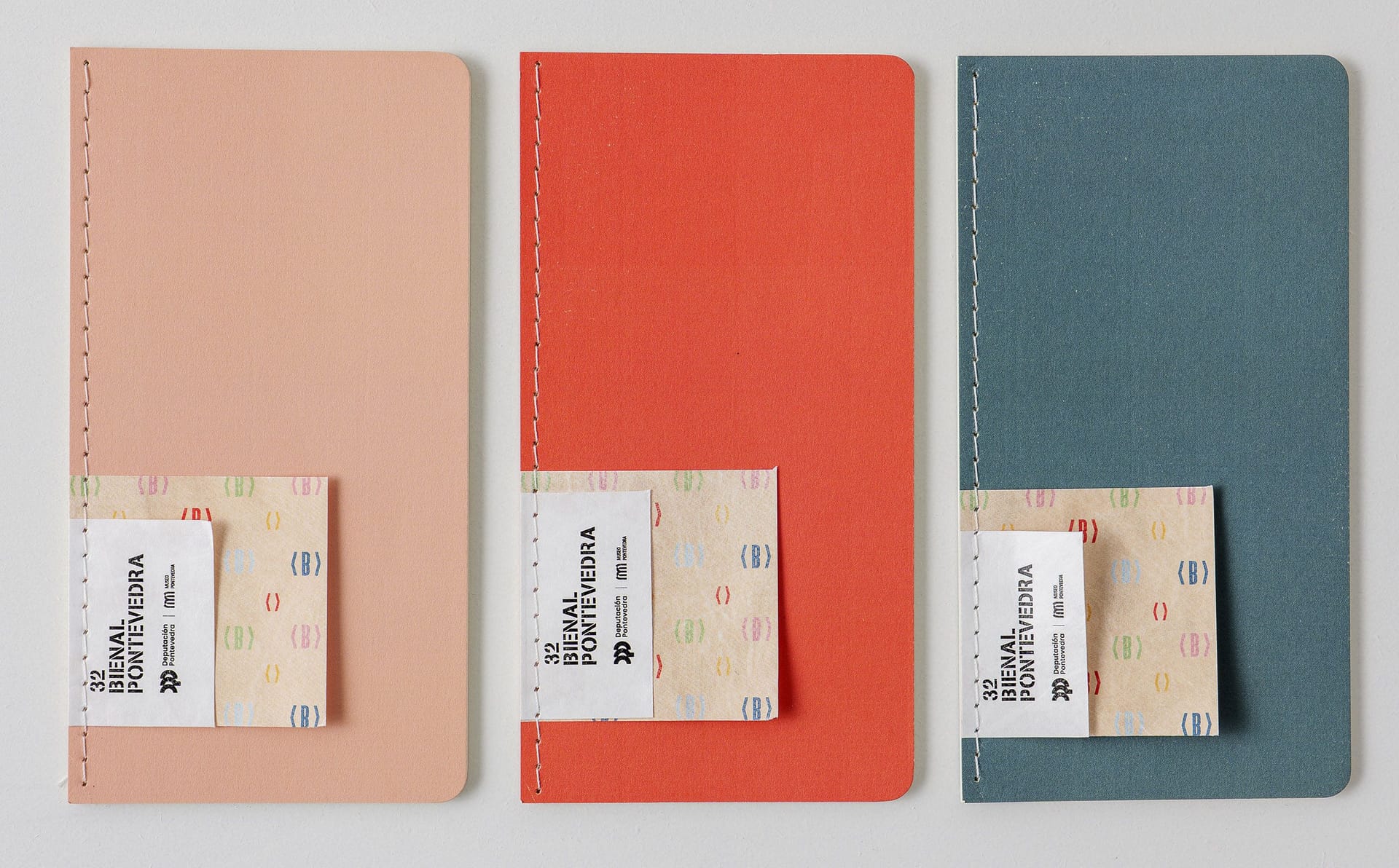 Colección de merchandising de la Bienal de Pontevedra