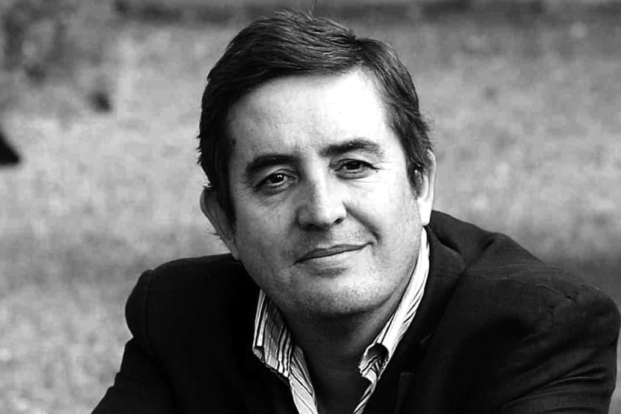 Almudena. Presentación y lectura de poemas del libro de Luis García Montero