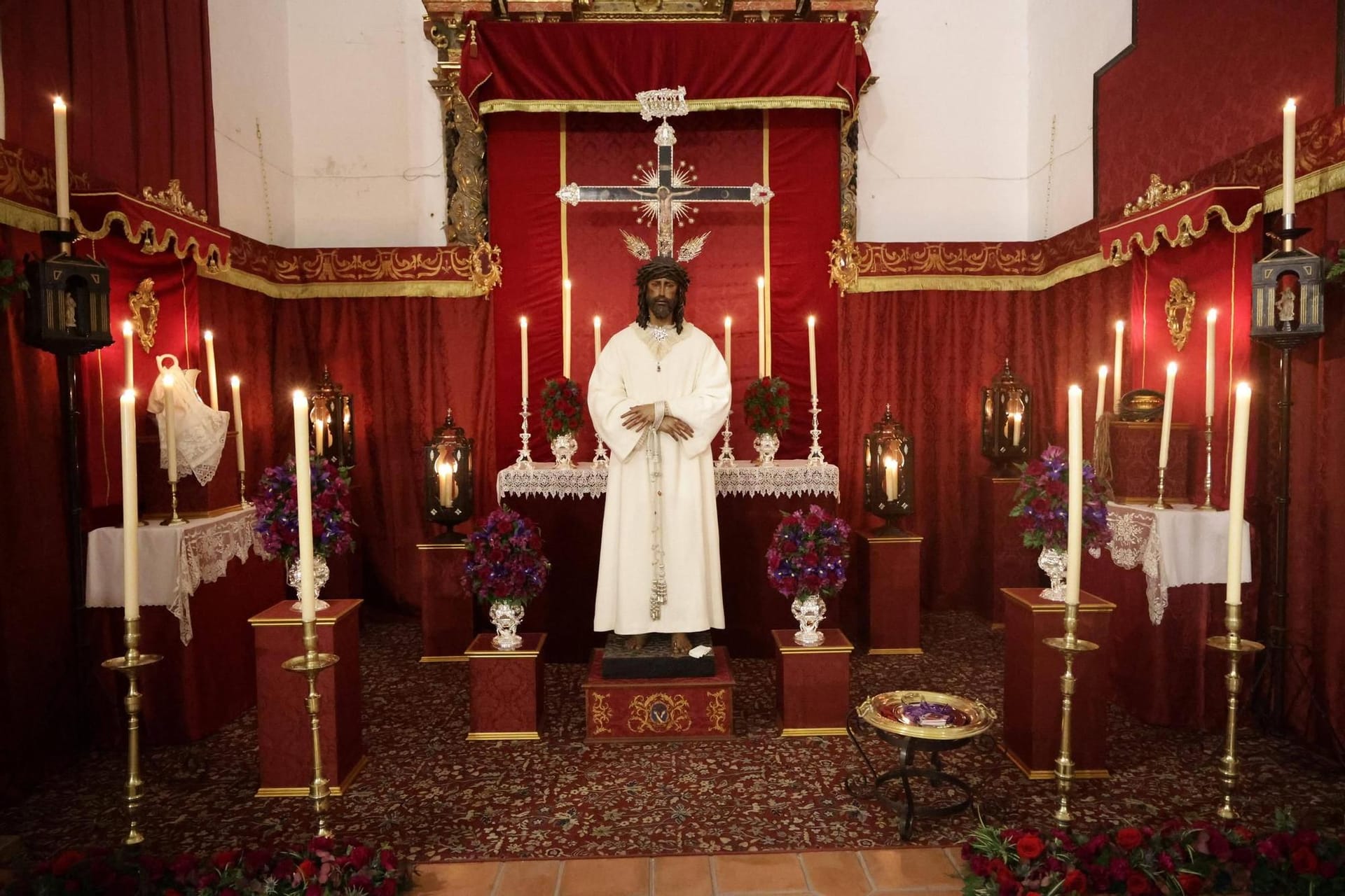Besamanos al Señor de la Salud