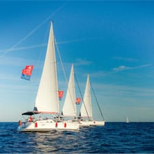 Velero con tapas y barra libre de bebidas