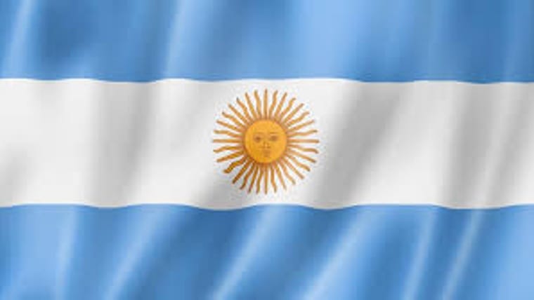 Col·lage d'Alma Larroc: Cónicas de Bondi