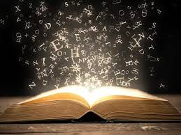 "Escritoras y escritores de Cantabria", conversación con Elena Bargues, Elena Camacho y Fernando Abascal