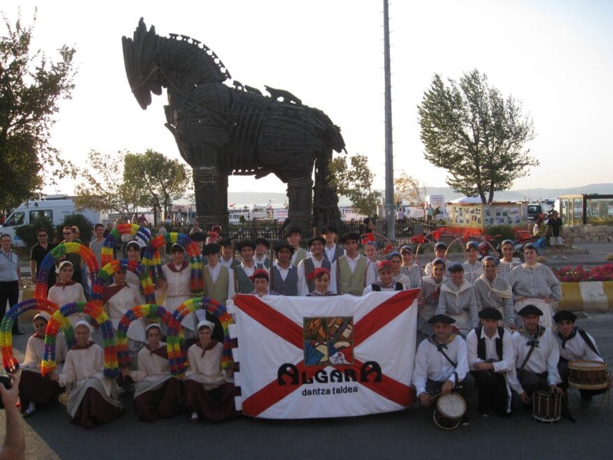 Bailes en la víspera de San Juan