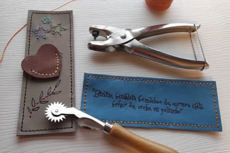 Actividad familiar: Marcapáginas de cuero