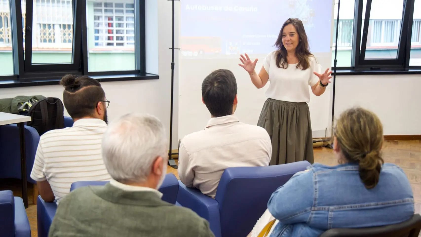 Encuentro participativo sobre el bus urbano en Elviña