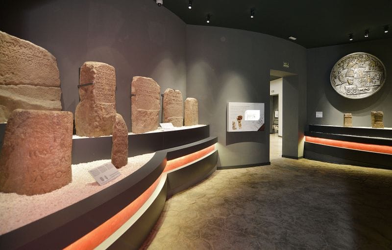 Museo de Prehistoria y Arqueología de Cantabria (MUPAC)
