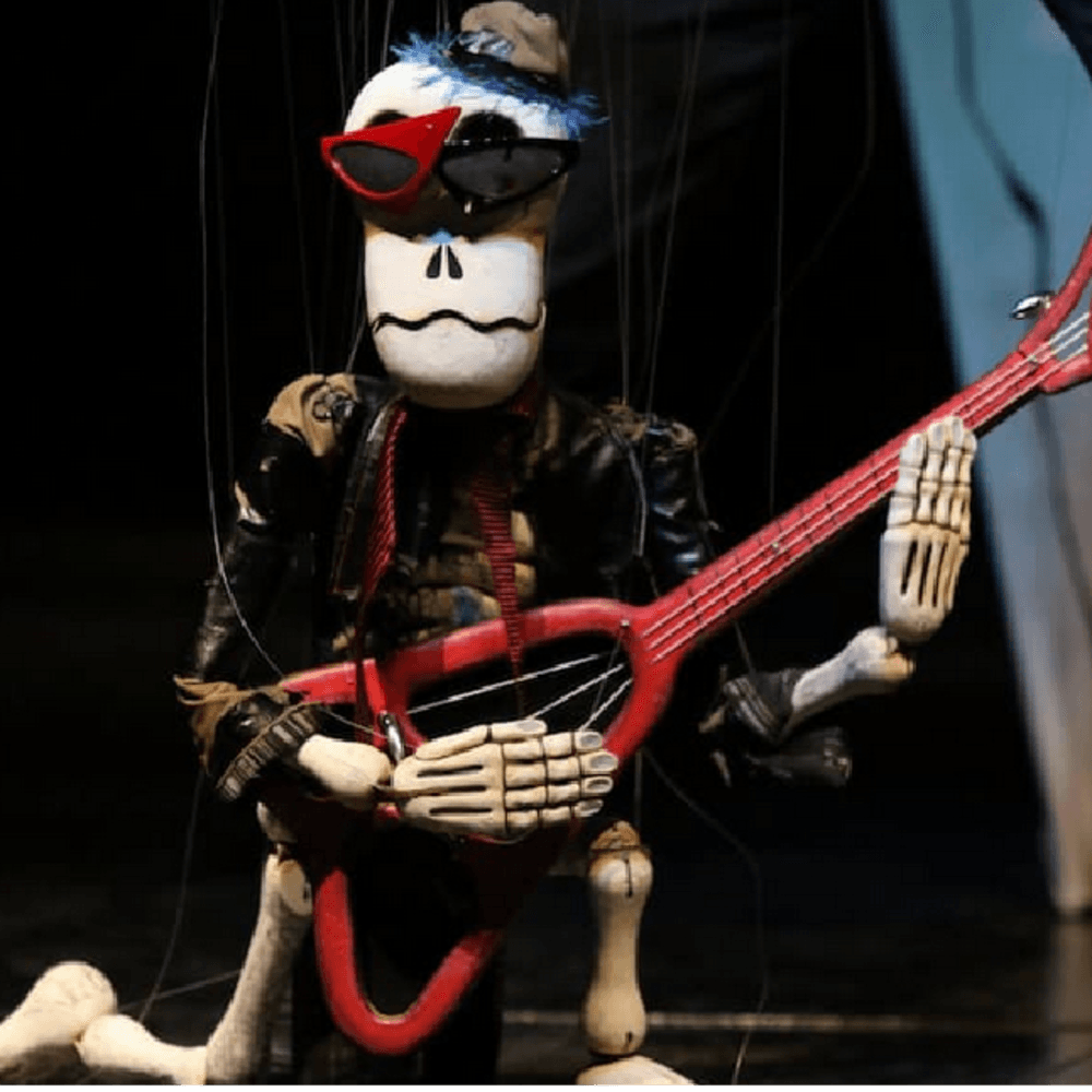 'Viaje Extraordinario' - The Fifth Wheel