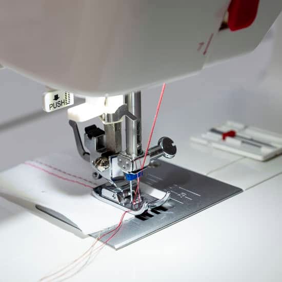 MÁQUINA DE COSER – Iniciación