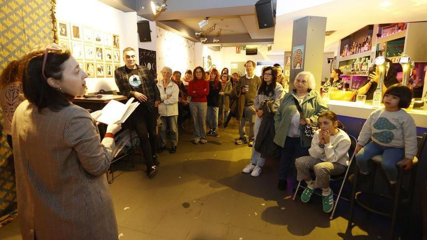 Vermú de versos para a precursora da fala