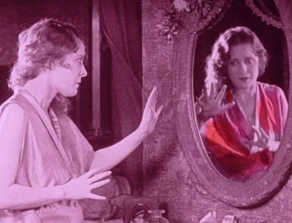 Cineclub Bóveda: O quimono vermello