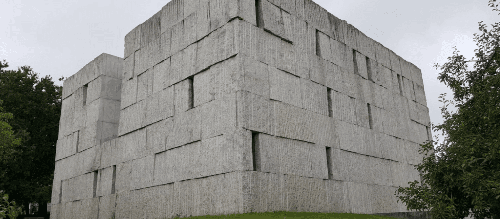 Faladoiro "Cantar e contar, a voz das mulleres na tradición galega"