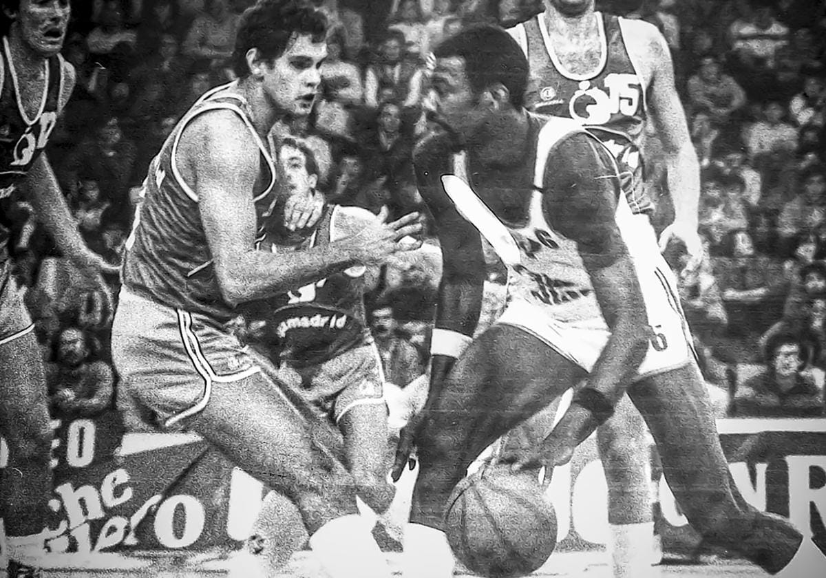 Yo volé con Essie Hollis