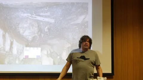 Charla sobre arqueología de «puticlub»