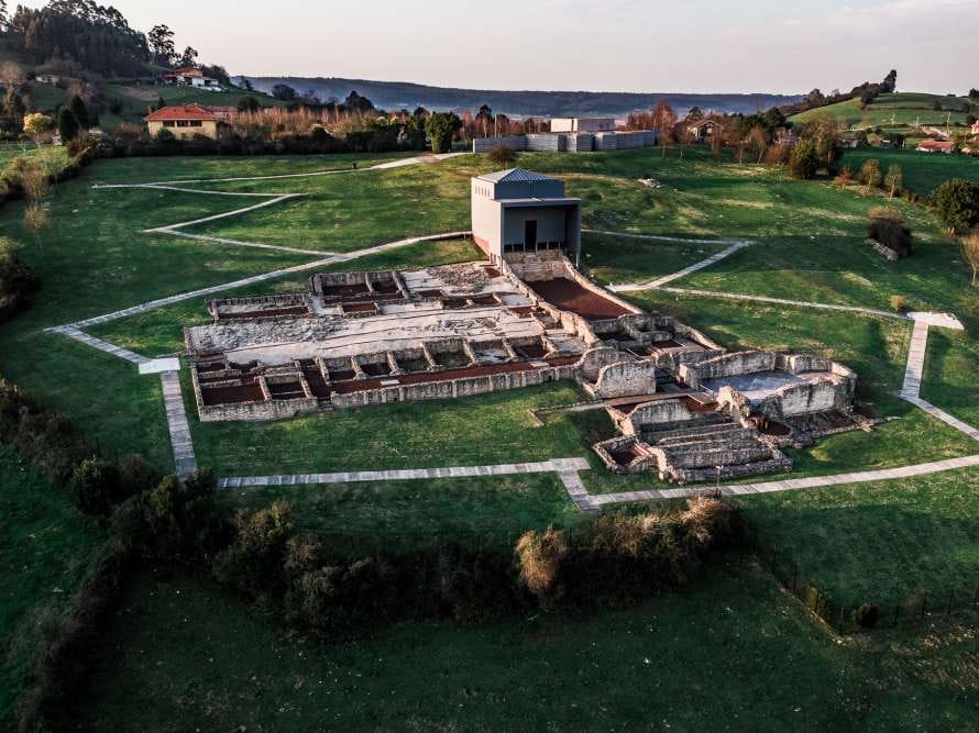 Autobuses lanzadera a Veranes y visita guiada