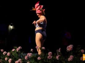 Desfile de bañadores AMAMA