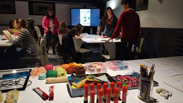 Taller de creación de libros bordados