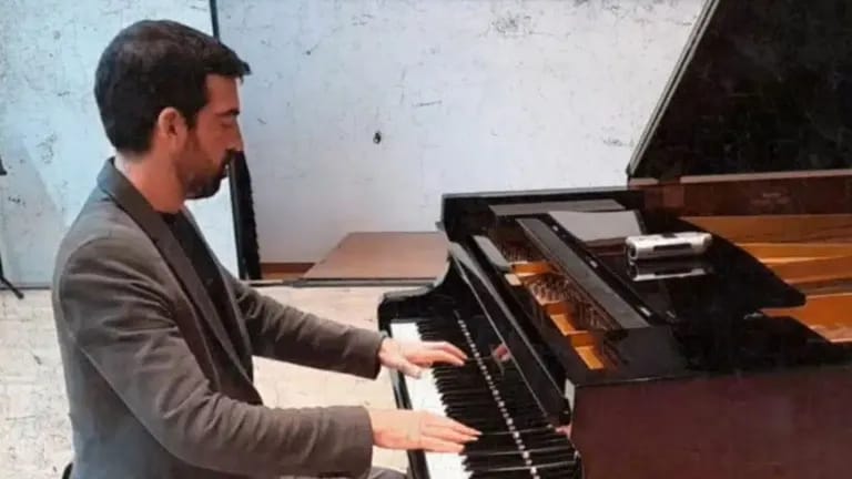 Actuación de Santiago Meijide en Sala Ártika