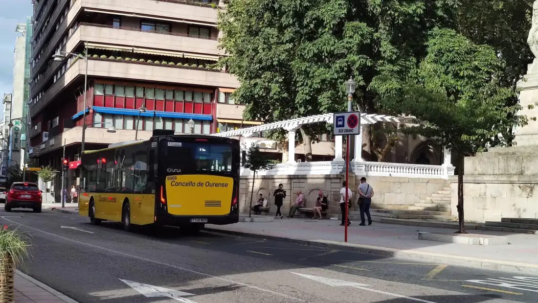 Carpa informativa sobre la nueva red de transporte urbano