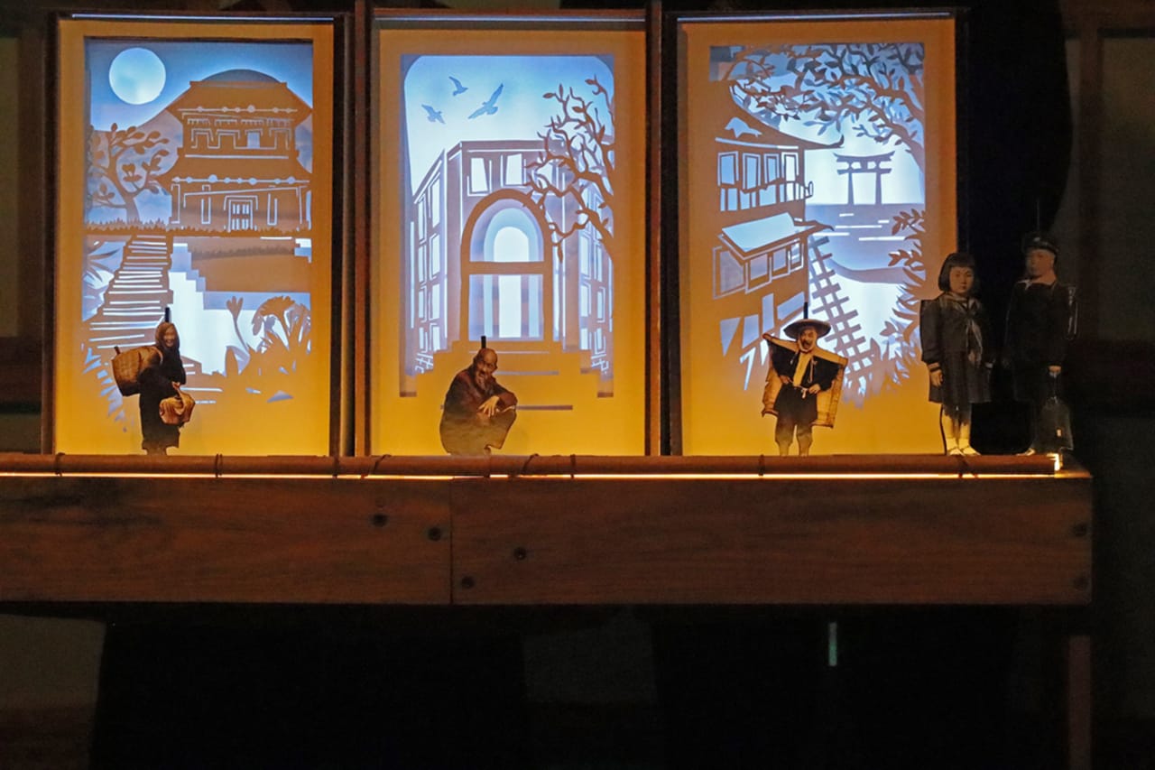 Las niñas y los niños de papel