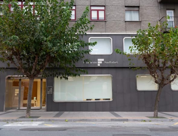 Presentación del libro del cantautor Migueli en la Fundación San Rafael