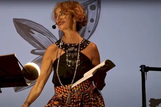 No me cuentes milongas y brinda por bailar conmigo