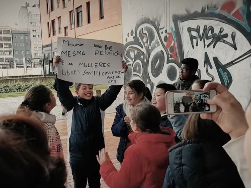 Proyección del documental 'O Barrio en Feminino: unha experiencia educativa'