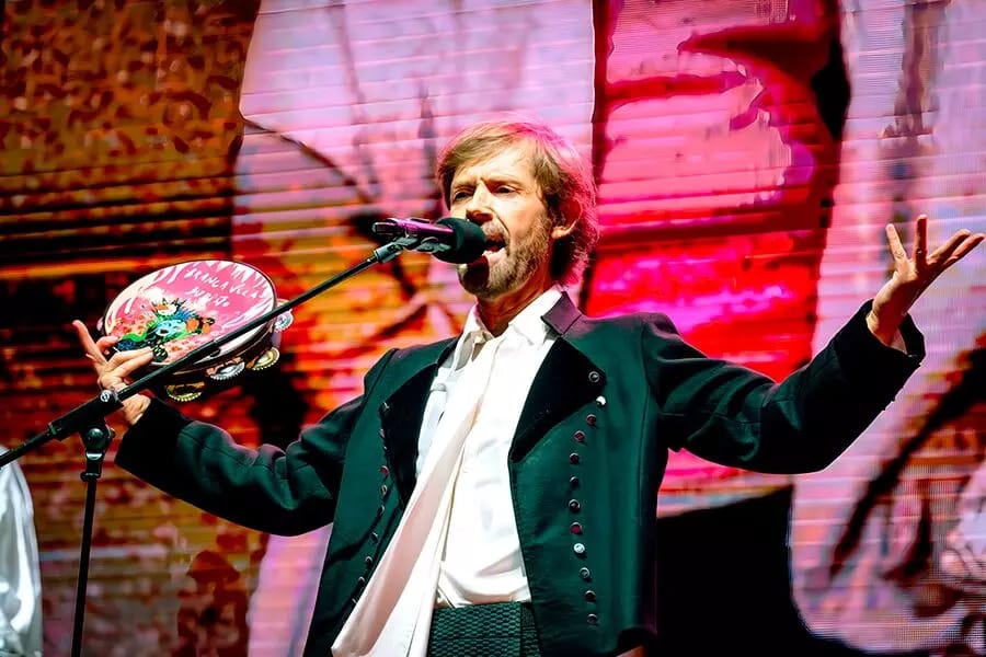 Actuación musical de BUDIÑO