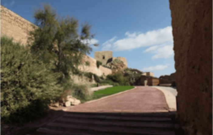 Free access to the walled enclosure of the Castle