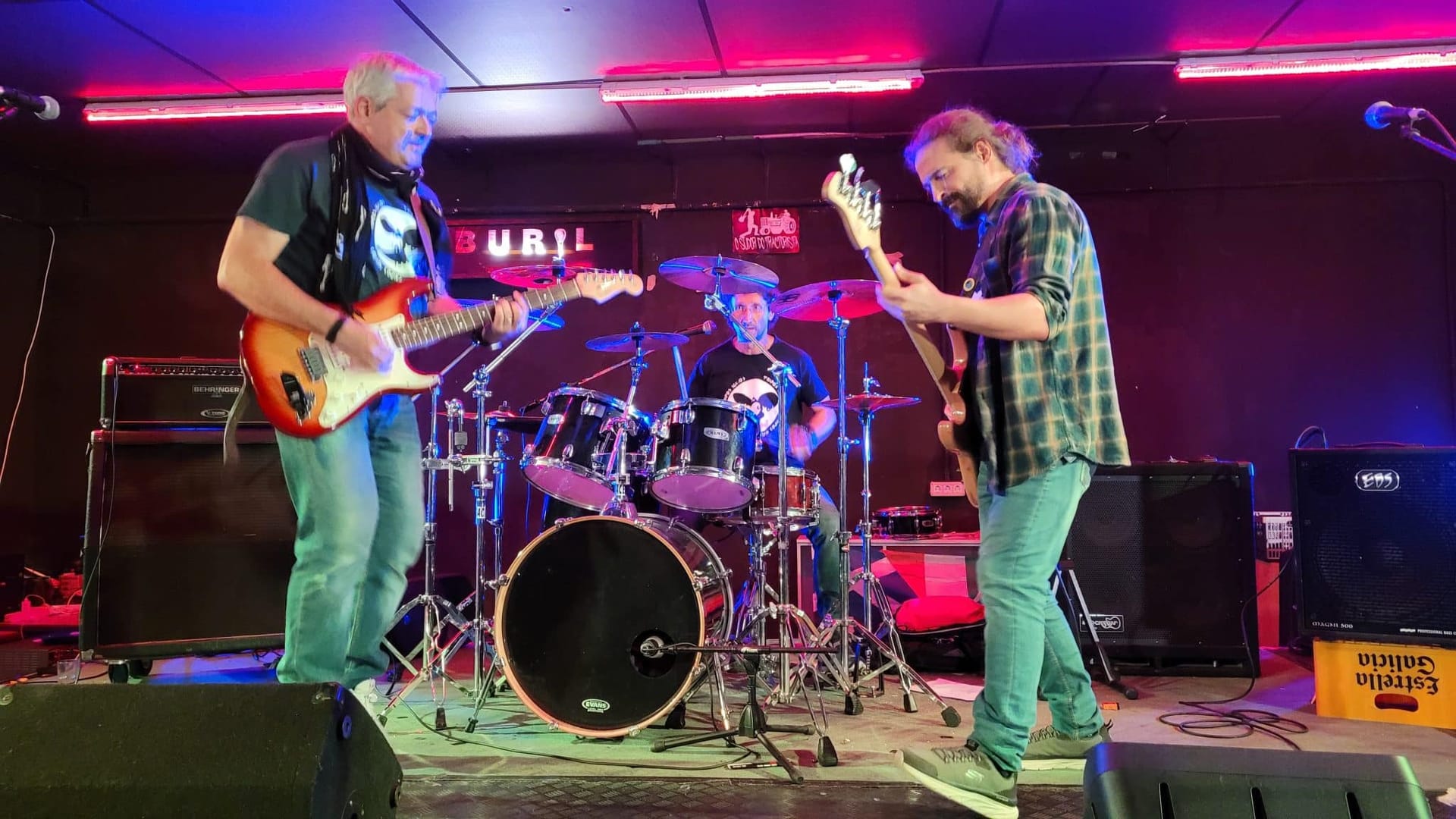 TRAPOS SUCIOS + LOS HONORABLES