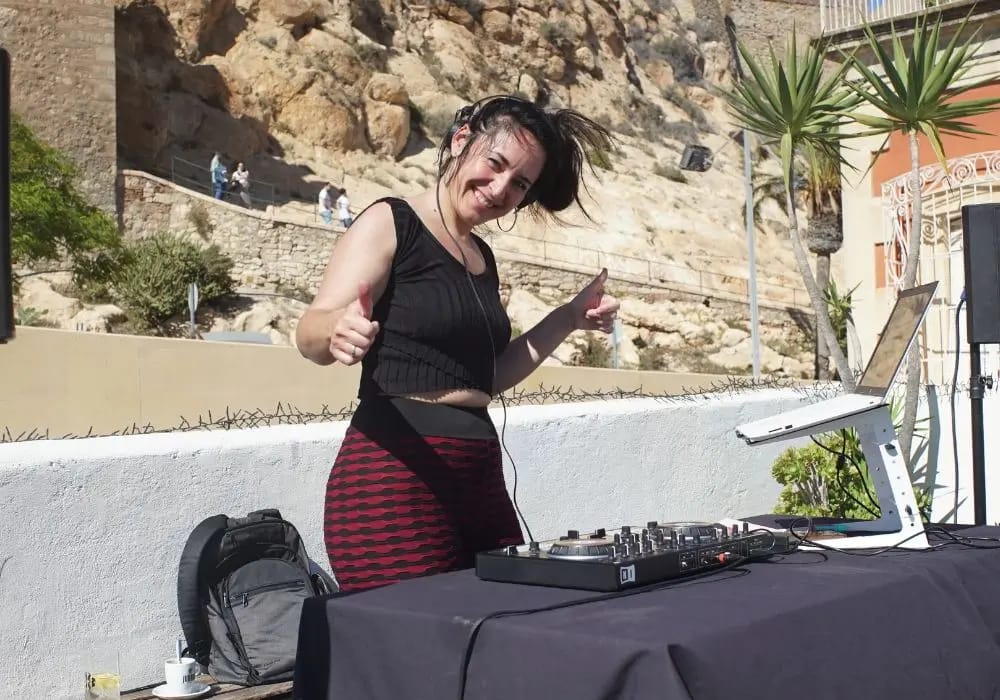 Tardeo con Dj Love Warrior