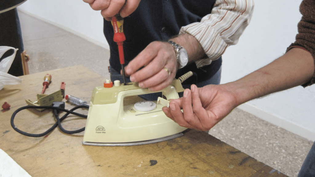 VILADECANS REPARA. Te ayudamos a reparar RAEE
