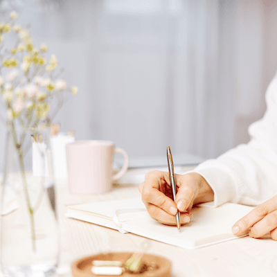 Tú historia en un papel: escritura de la memoria y el recuerdo