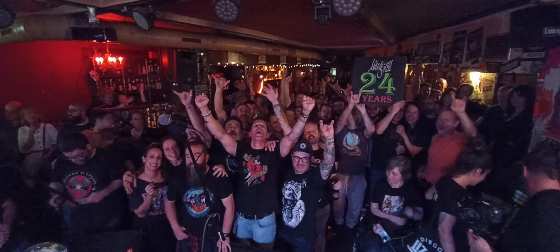 Exposición «25 anos de anos de felicidades colectivas»