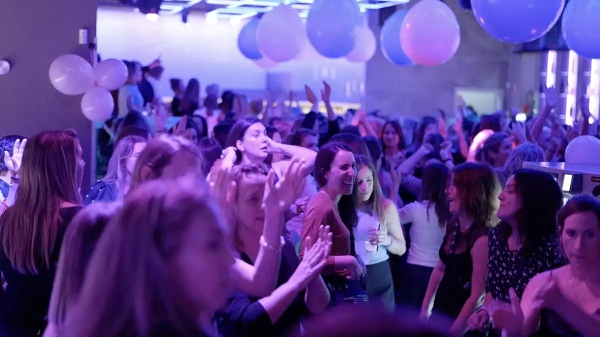 Tardeos para mujeres Mamá Baila