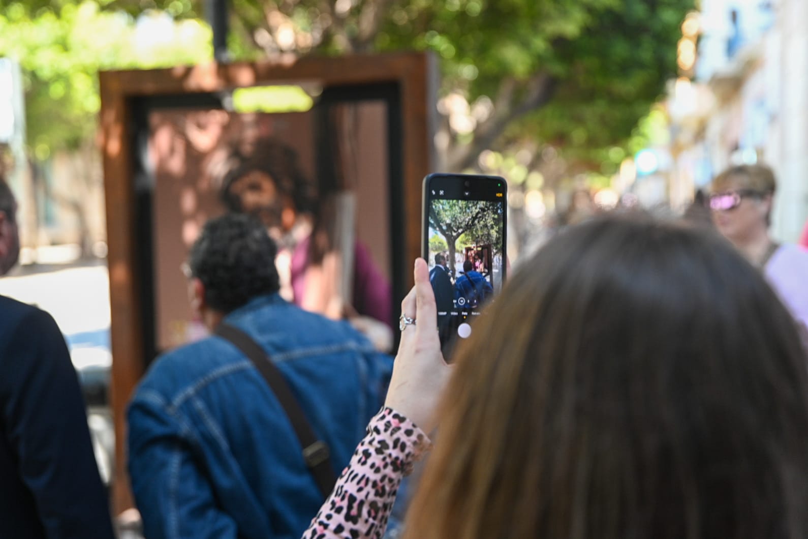 Los Fotógrafos Cofrades de Almería exponen en el Paseo la otra mirada de la Semana Santa