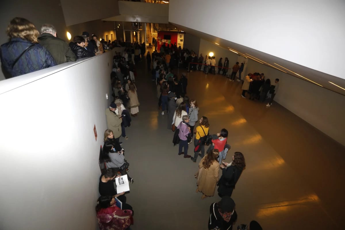 Poetas Di(n)versos con David Odiara y Lúa Mosqueteira