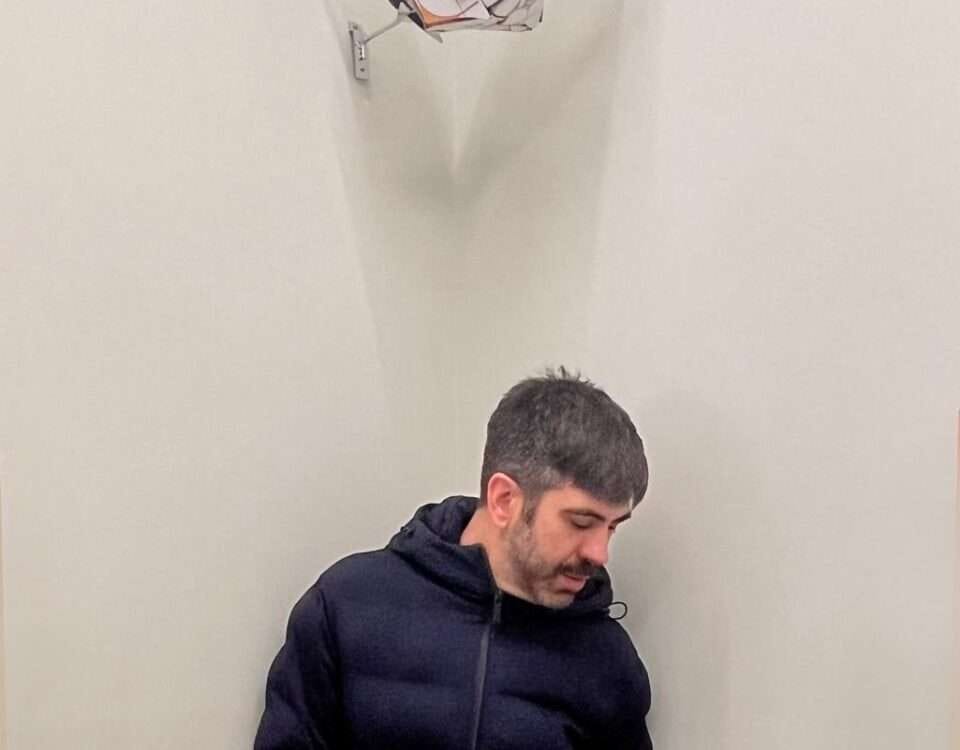 Alberto Ardid explora na súa ‘Patria unifamiliar’ a propiedade privada como metáfora da arte e do consumo