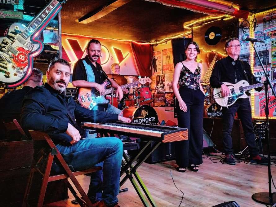 Arte en el Barrio. Lía and The WaveTransfer Band