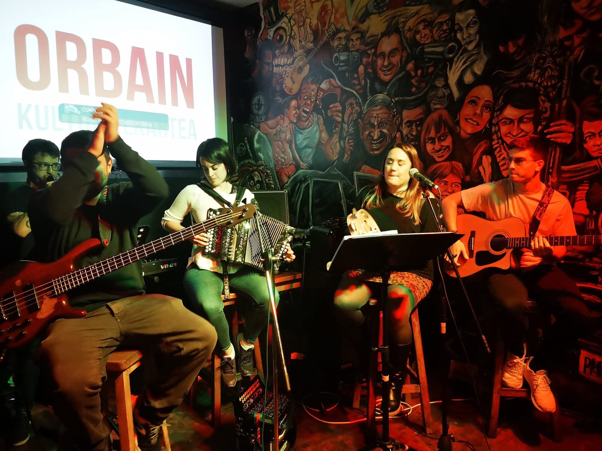 Concierto de Motto y Pomeray