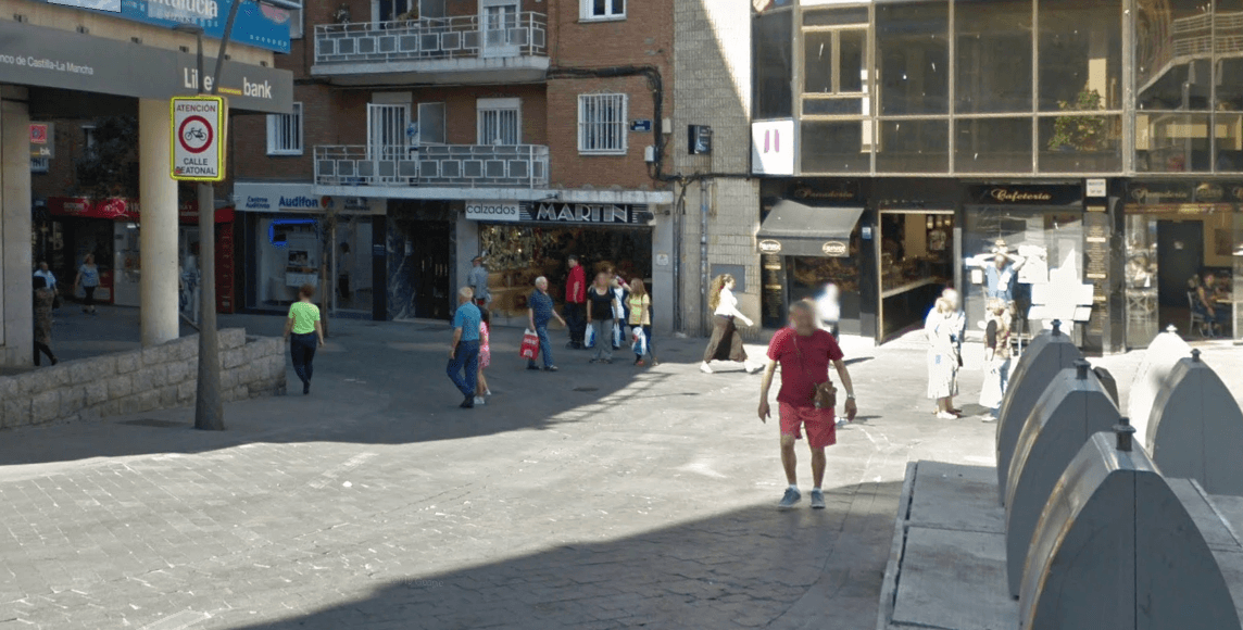 Espectáculo de teatro de calle: Limpiezas del alma S.L.