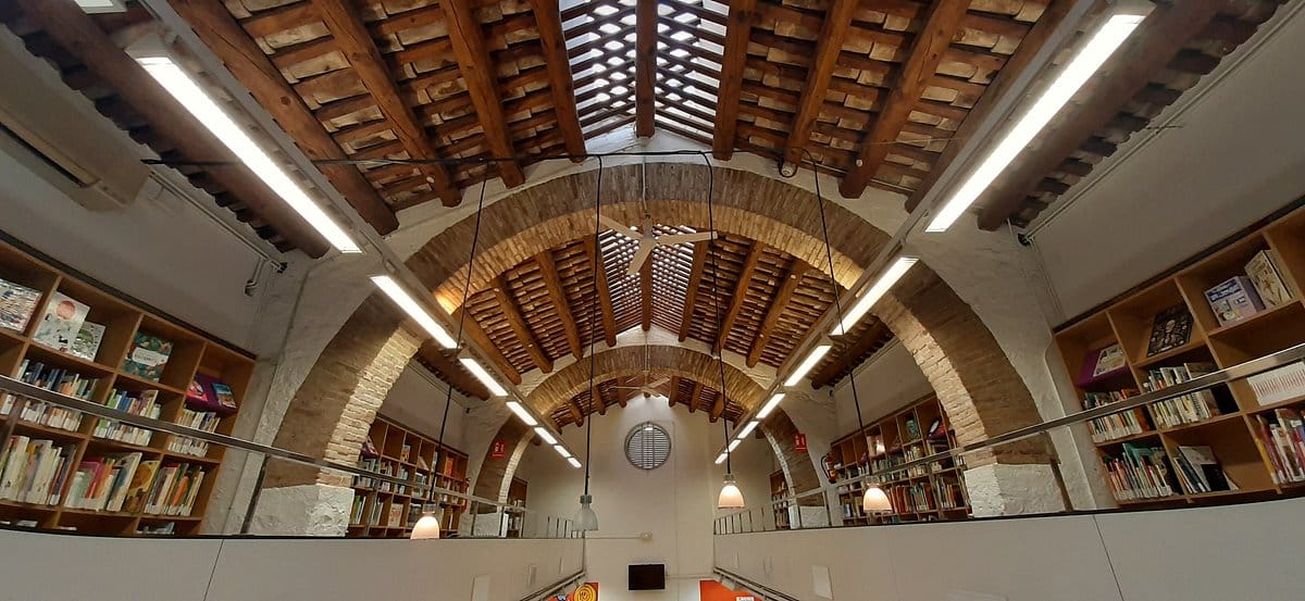 Càpsulas de inglés en la biblioteca Can Sumarro
