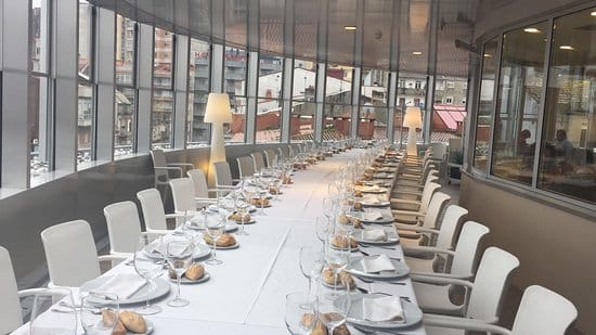 Venta solidaria del libro 'Superhéroes sin superpoderes'