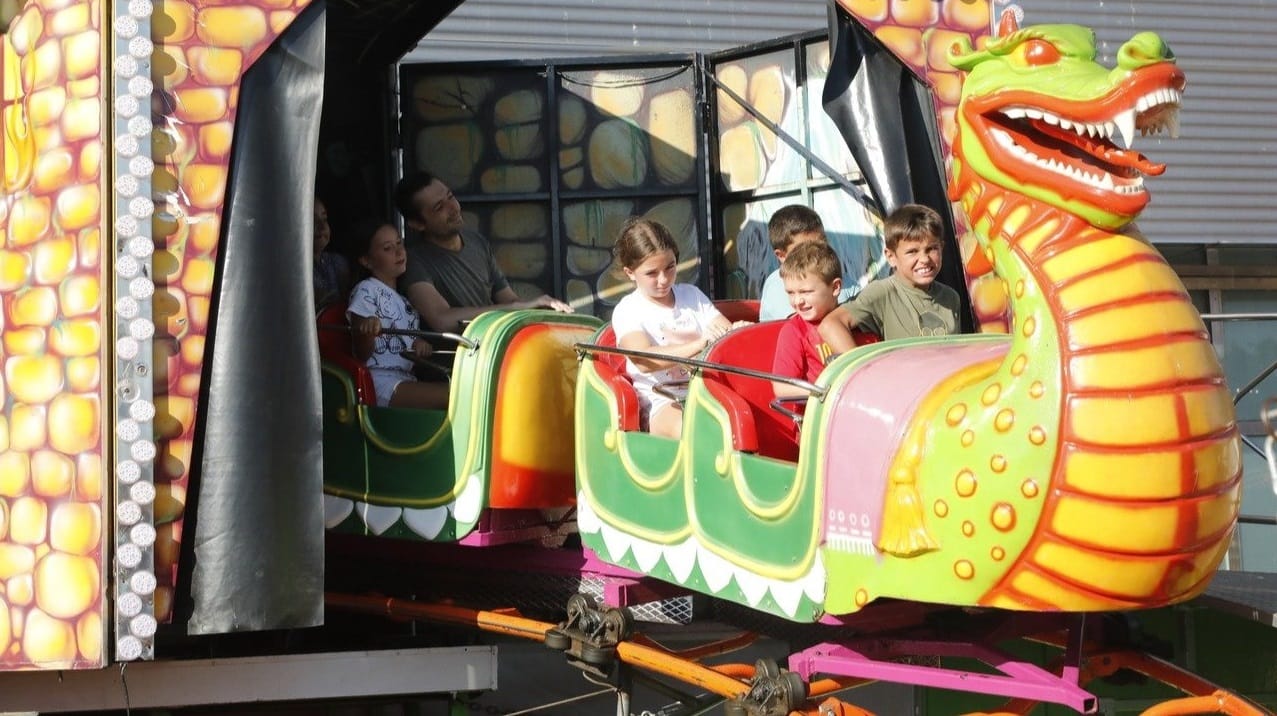 Día infantil en las atracciones de feria