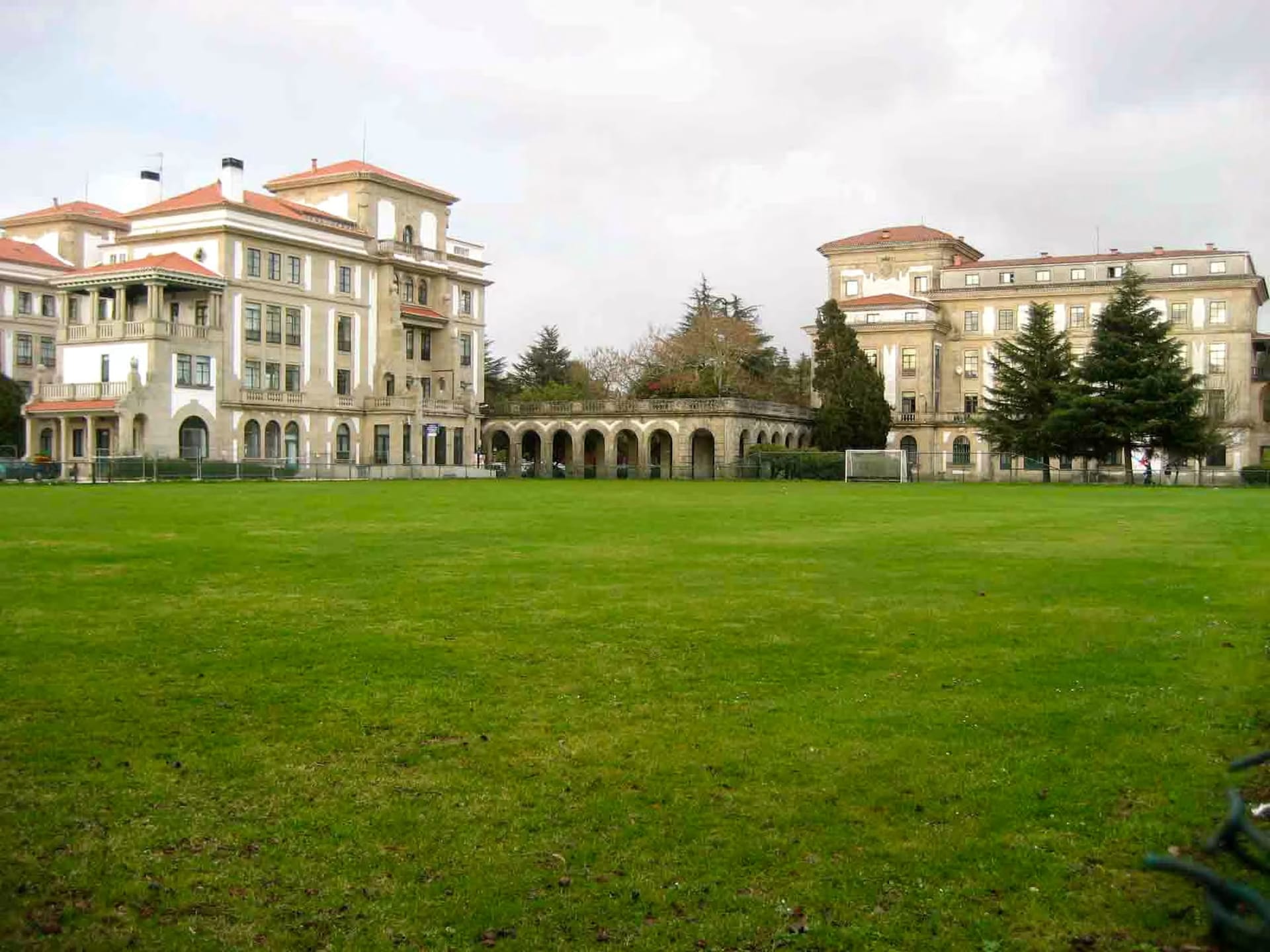 Talleres en Compostela Street