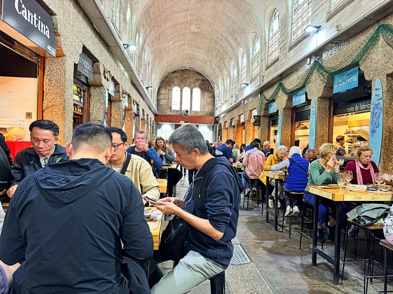Cena de productos gastronómicos de la provincia