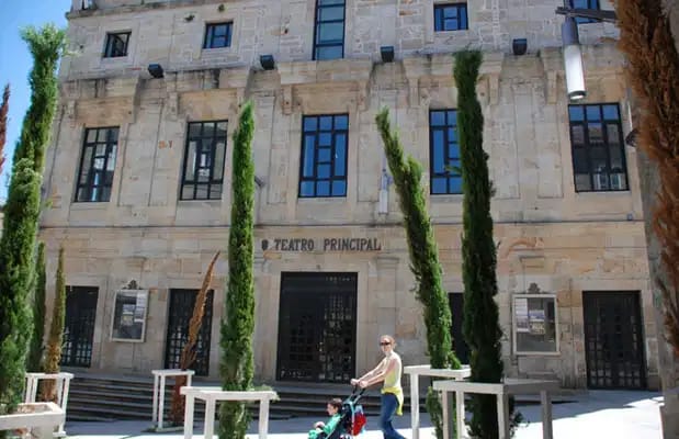 PETEUVE, la exposición con la que Mariano Casas homenajea la esa 'Pontevedra de toda la vida'