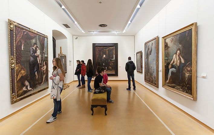 Espadas en el Museo. Representaciones y simbología